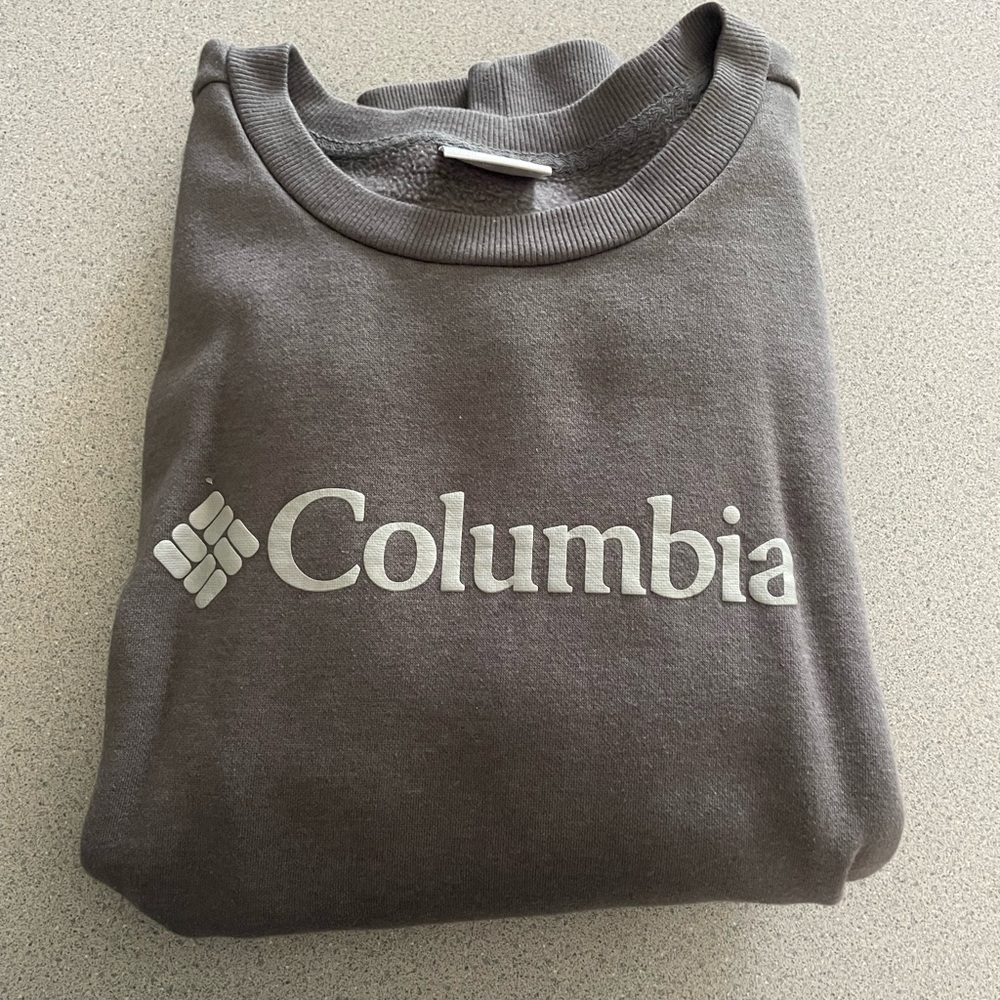 Columbia Gray Crewneck Sweater